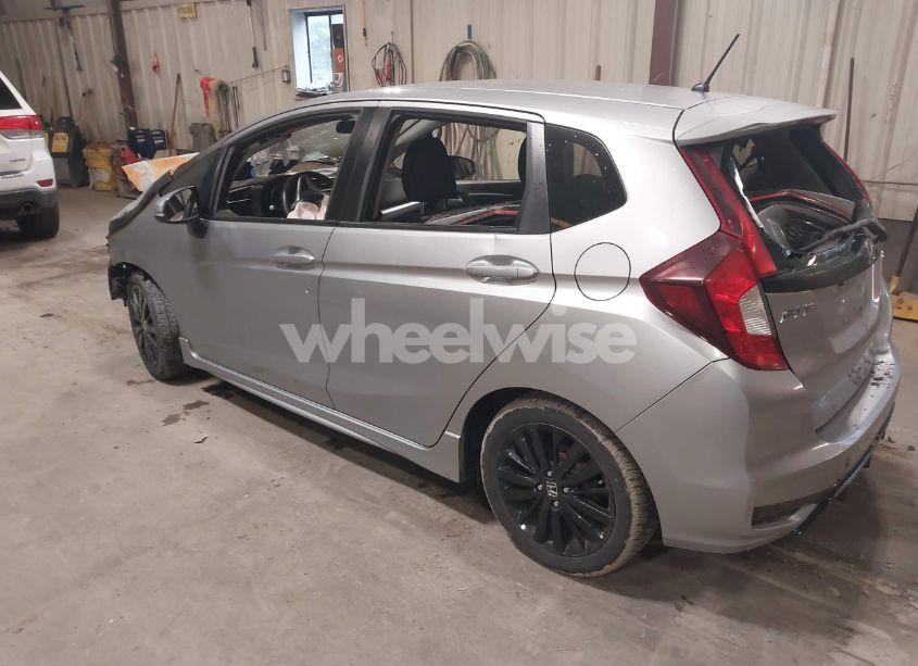 Photo 3 of 2018 Honda Fit SPORT (VIN 3HGGK5G60JM719054)