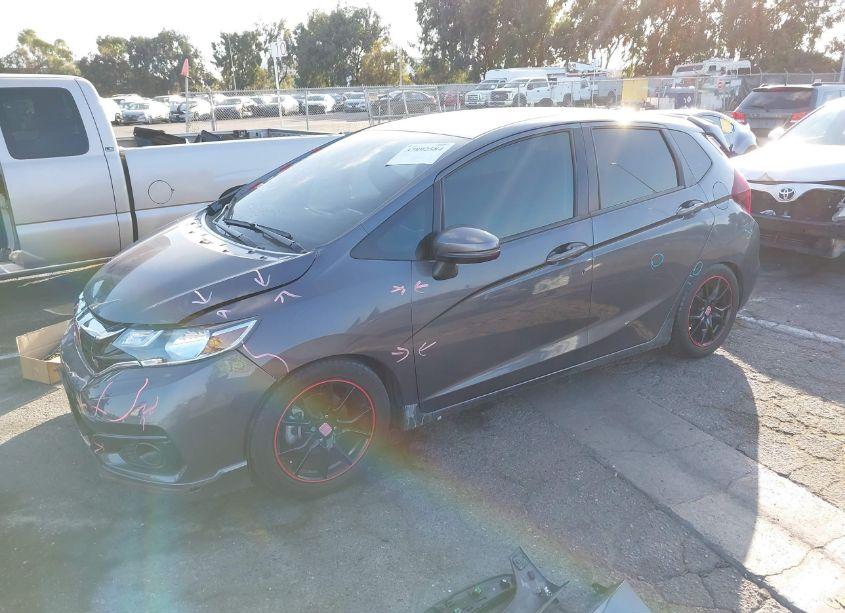 Photo 2 of 2018 Honda Fit SPORT (VIN 3HGGK5G6XJM700589)