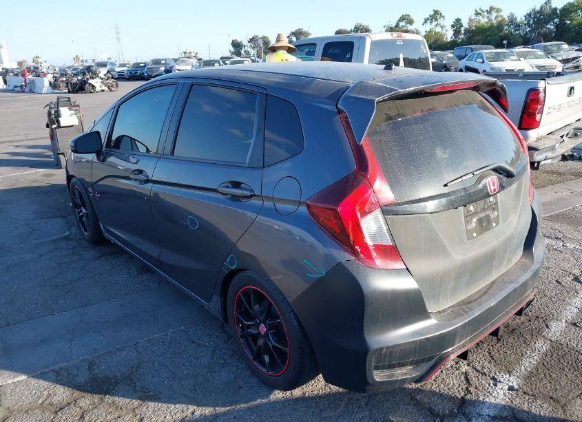 Photo 3 of 2018 Honda Fit SPORT (VIN 3HGGK5G6XJM700589)