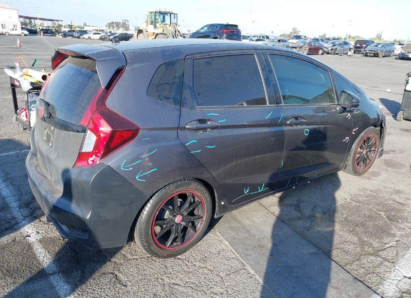 Photo 4 of 2018 Honda Fit SPORT (VIN 3HGGK5G6XJM700589)