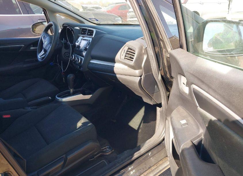 Photo 5 of 2018 Honda Fit LX (VIN 3HGGK5H40JM725370)