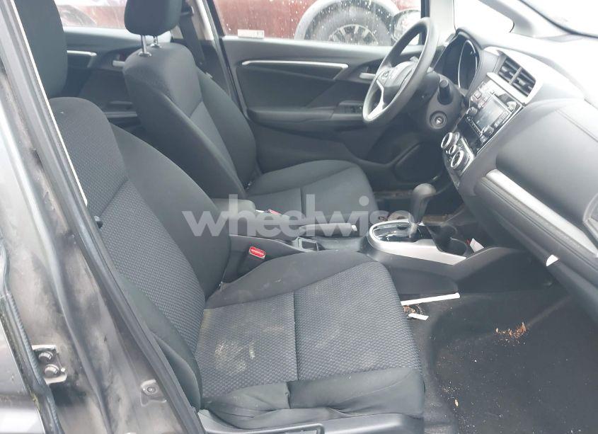 Photo 5 of 2019 Honda Fit LX (VIN 3HGGK5H40KM735754)