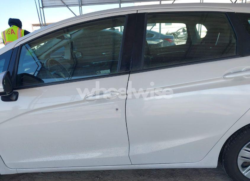 Photo 15 of 2019 Honda Fit LX (VIN 3HGGK5H41KM720759)
