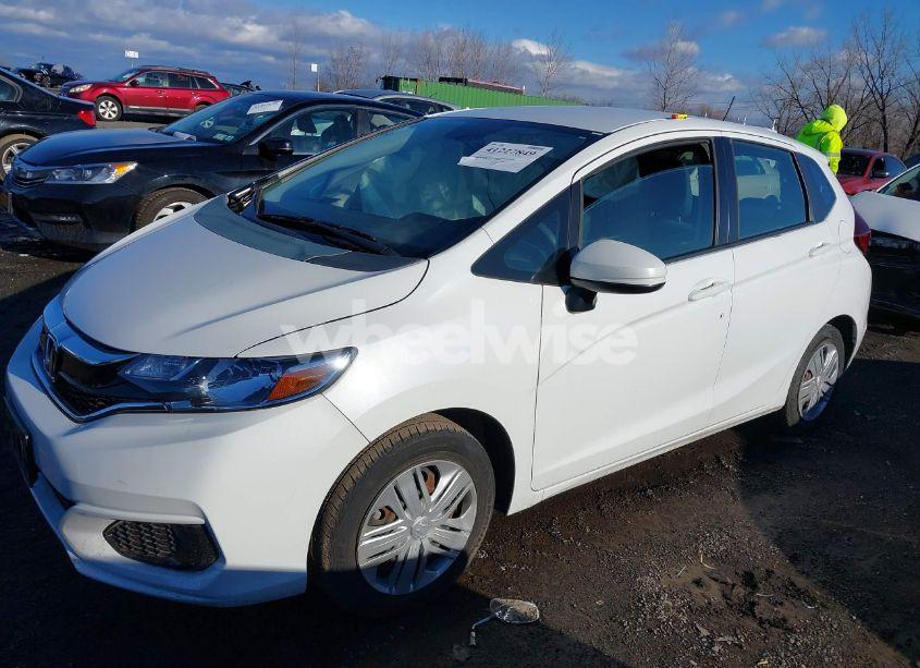 Photo 2 of 2018 Honda Fit LX (VIN 3HGGK5H42JM723829)