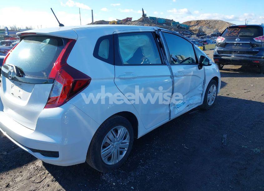 Photo 4 of 2018 Honda Fit LX (VIN 3HGGK5H42JM723829)