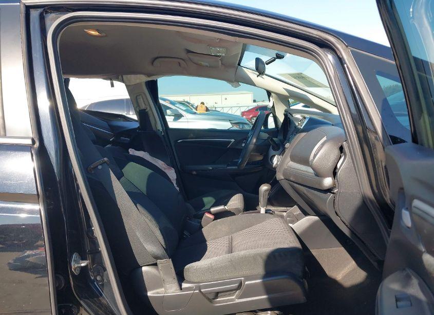 Photo 5 of 2019 Honda Fit LX (VIN 3HGGK5H42KM729549)