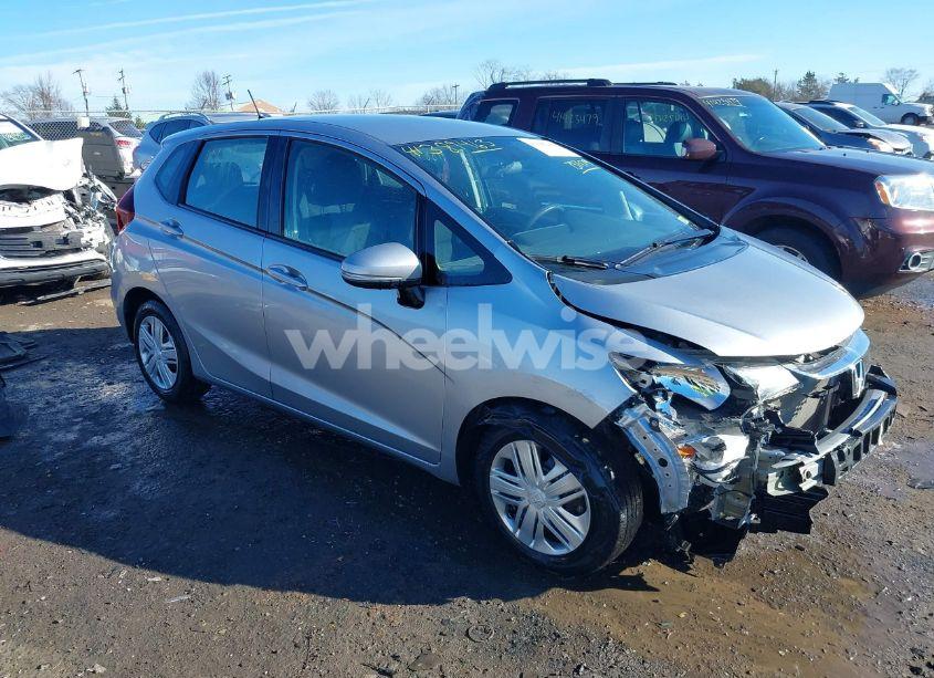 2019 Honda Fit LX (VIN 3HGGK5H42KM737179) main photo