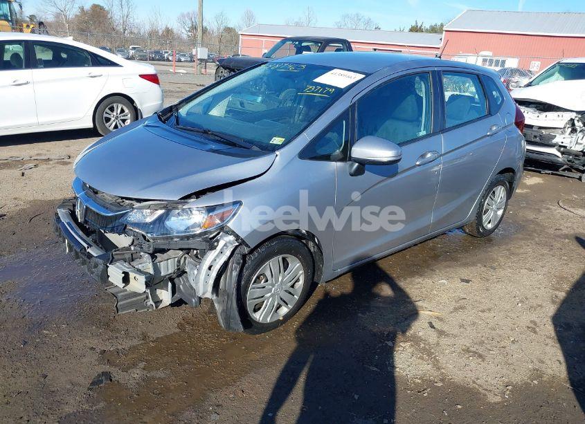 Photo 2 of 2019 Honda Fit LX (VIN 3HGGK5H42KM737179)