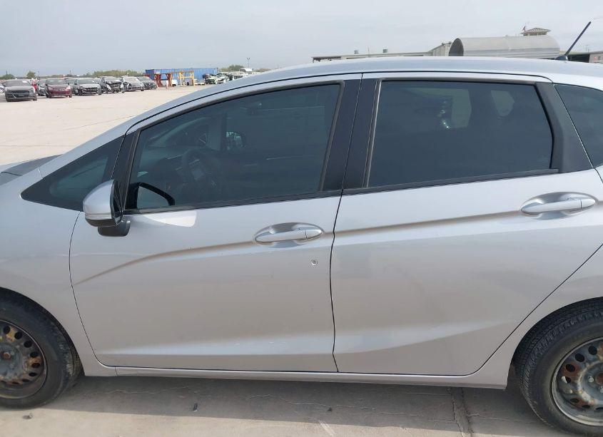 Photo 15 of 2019 Honda Fit LX (VIN 3HGGK5H43KM704823)