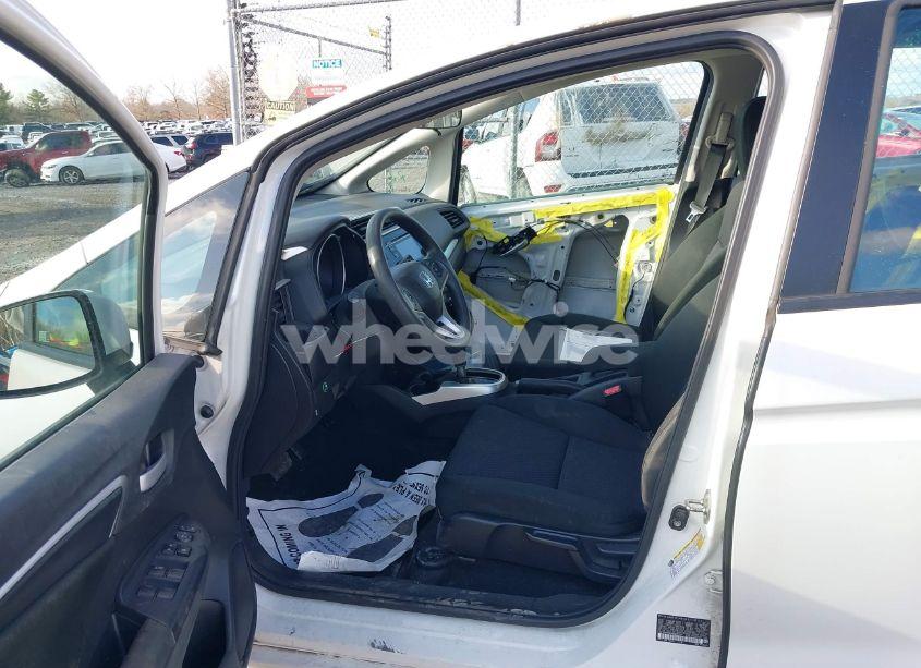 Photo 5 of 2019 Honda Fit LX (VIN 3HGGK5H44KM731187)