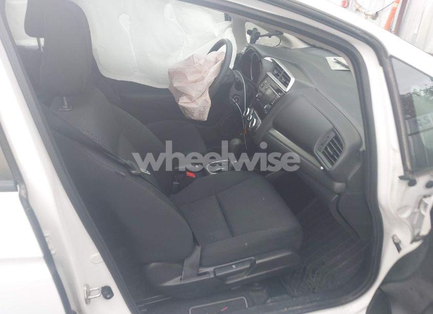 Photo 5 of 2019 Honda Fit LX (VIN 3HGGK5H45KM745759)