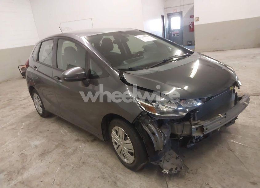 2019 Honda Fit LX (VIN 3HGGK5H46KM701432) main photo