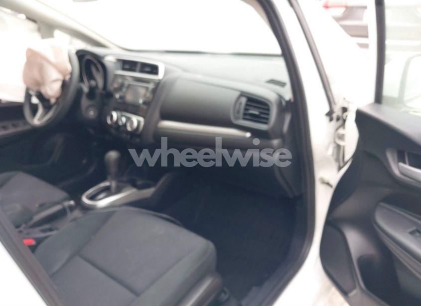 Photo 5 of 2019 Honda Fit LX (VIN 3HGGK5H46KM731191)