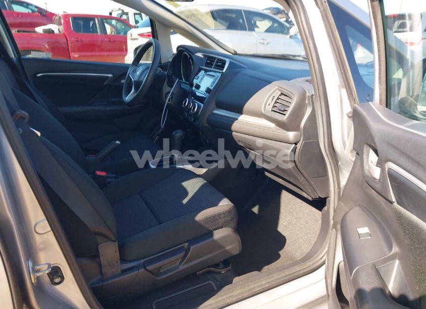 Photo 5 of 2019 Honda Fit LX (VIN 3HGGK5H46KM745253)