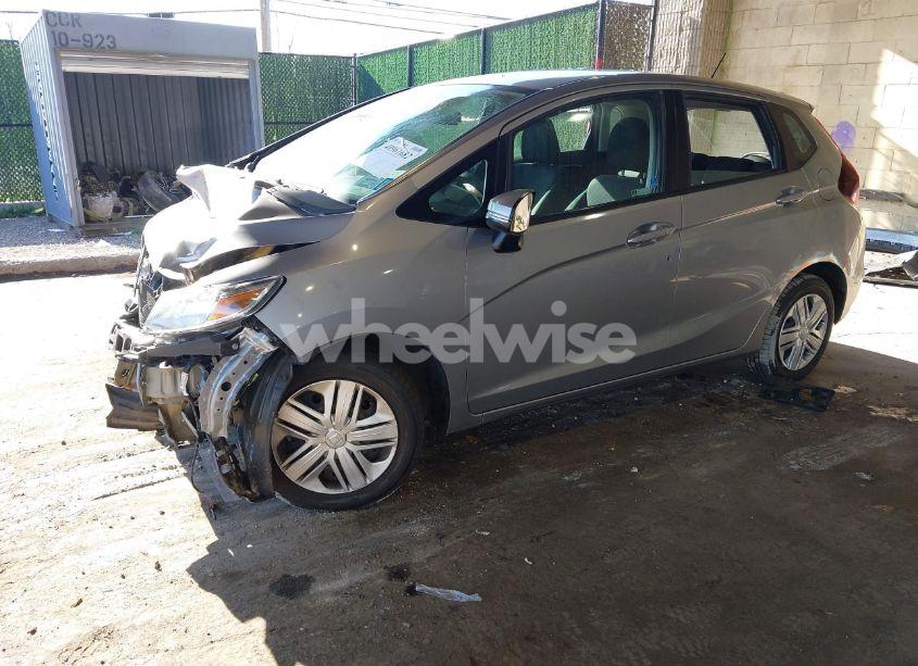 Photo 2 of 2019 Honda Fit LX (VIN 3HGGK5H48KM707376)