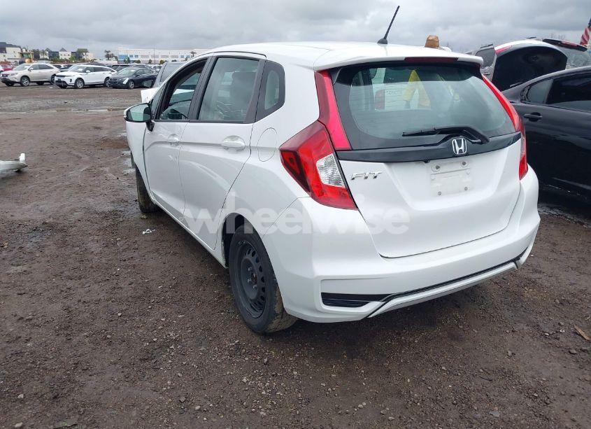 Photo 3 of 2019 Honda Fit LX (VIN 3HGGK5H49KM747577)