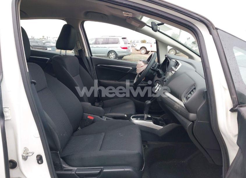 Photo 5 of 2019 Honda Fit LX (VIN 3HGGK5H49KM747577)