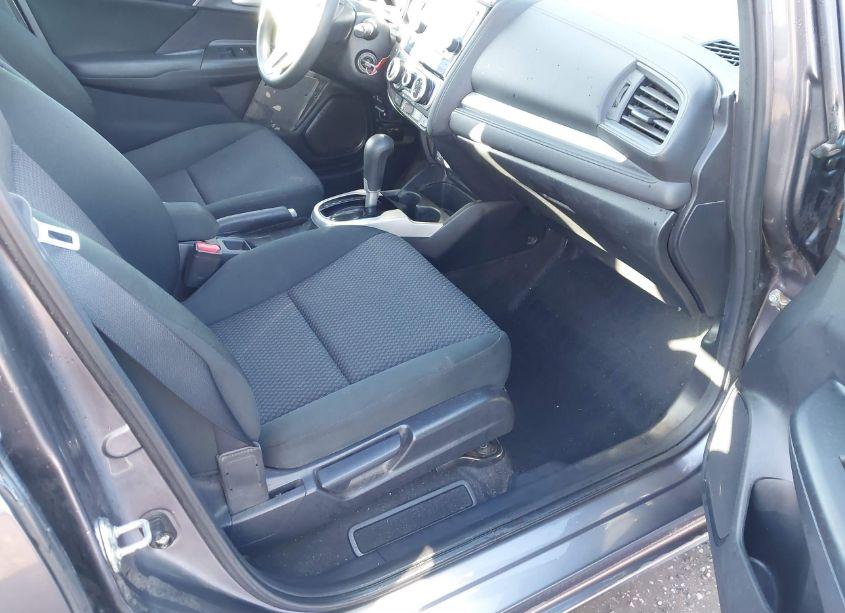 Photo 5 of 2019 Honda Fit LX (VIN 3HGGK5H4XKM712661)