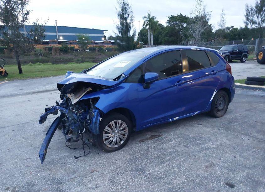 Photo 2 of 2019 Honda Fit LX (VIN 3HGGK5H4XKM712711)