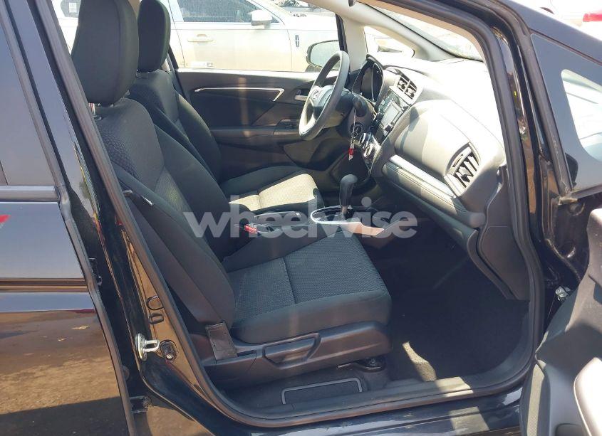 Photo 5 of 2019 Honda Fit LX (VIN 3HGGK5H4XKM724020)