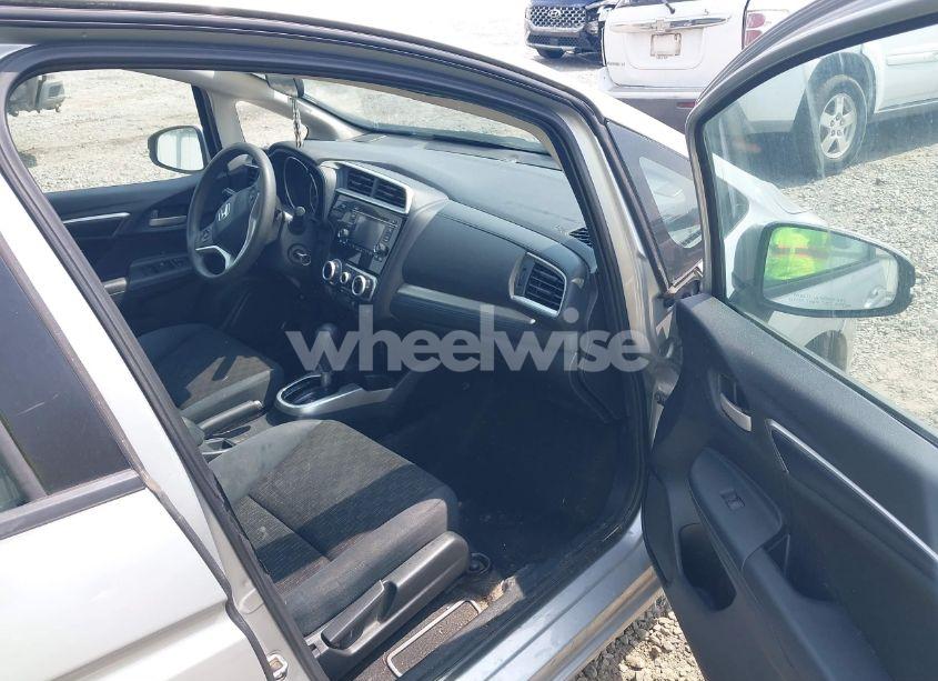 Photo 5 of 2015 Honda Fit LX (VIN 3HGGK5H52FM716721)