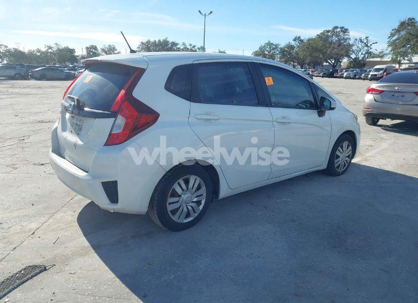 Photo 4 of 2015 Honda Fit LX (VIN 3HGGK5H52FM760590)