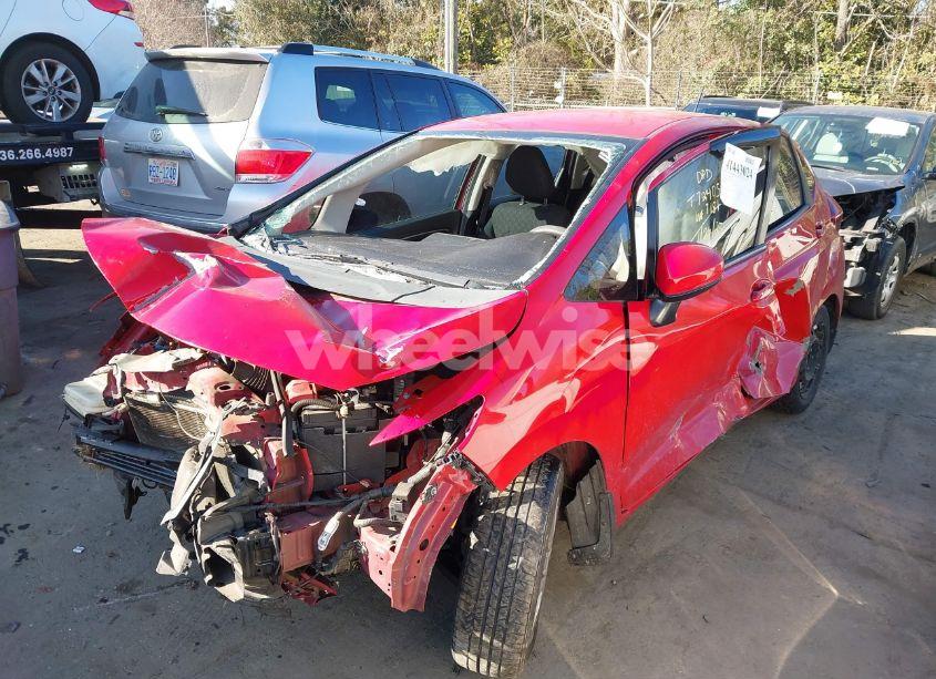 Photo 2 of 2015 Honda Fit LX (VIN 3HGGK5H56FM707181)