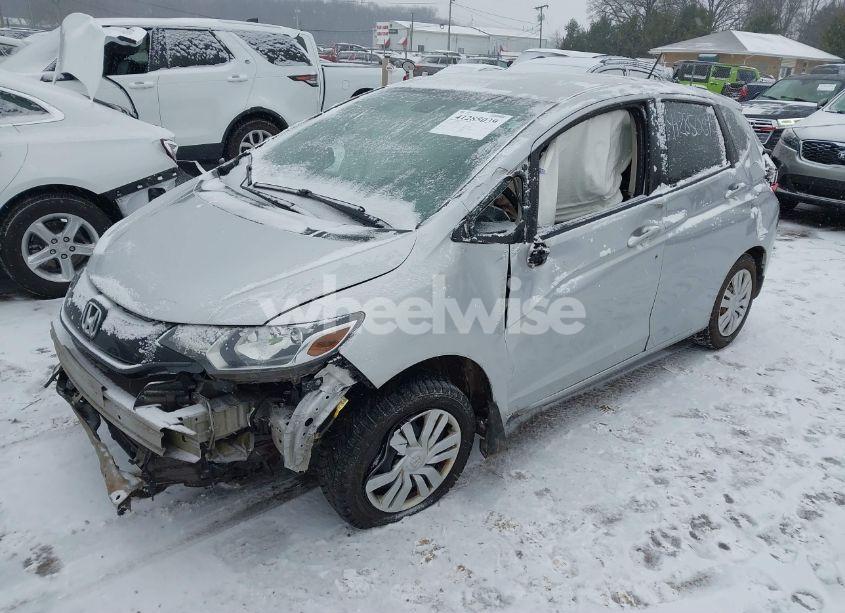 Photo 2 of 2015 Honda Fit LX (VIN 3HGGK5H56FM735434)