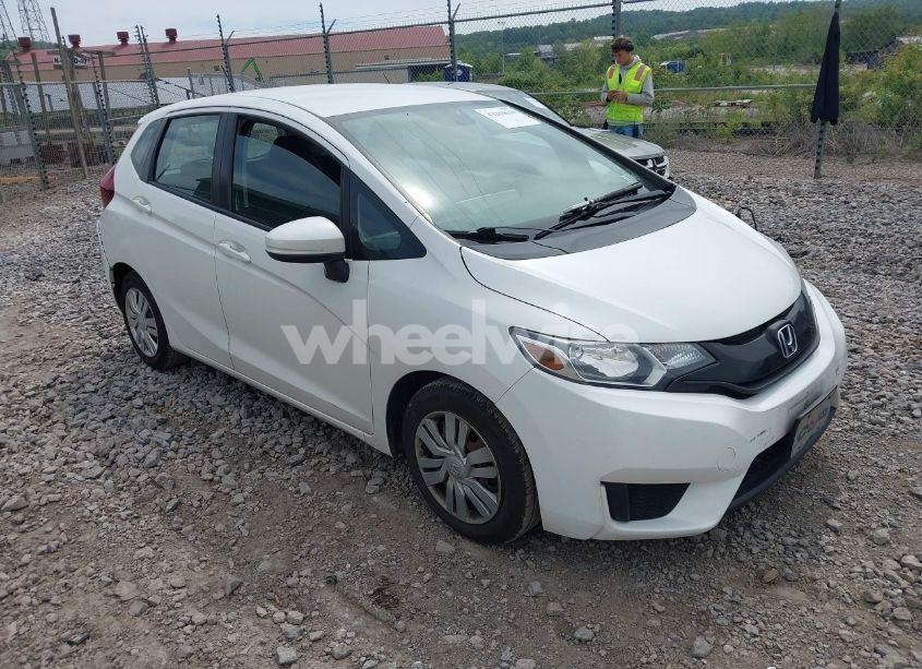 2015 Honda Fit LX (VIN 3HGGK5H57FM709473) main photo