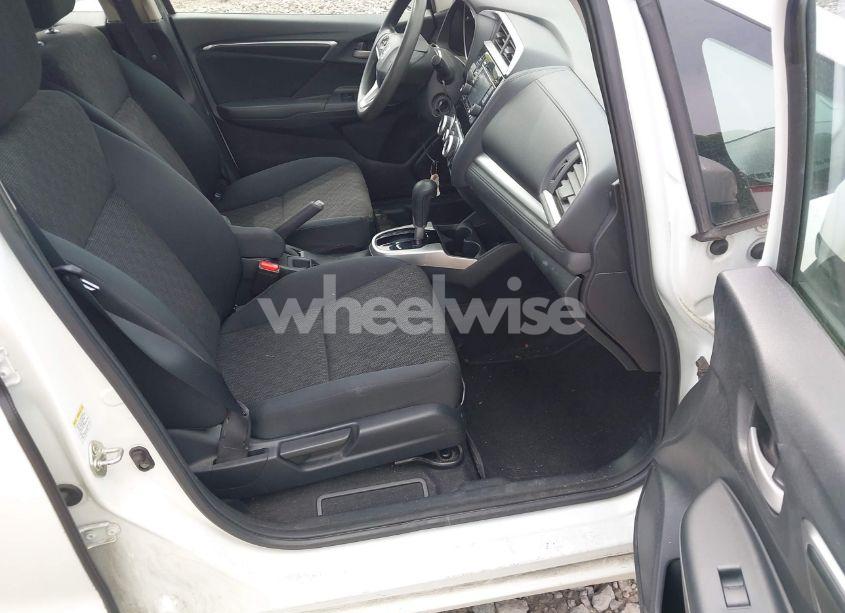 Photo 5 of 2015 Honda Fit LX (VIN 3HGGK5H57FM709473)