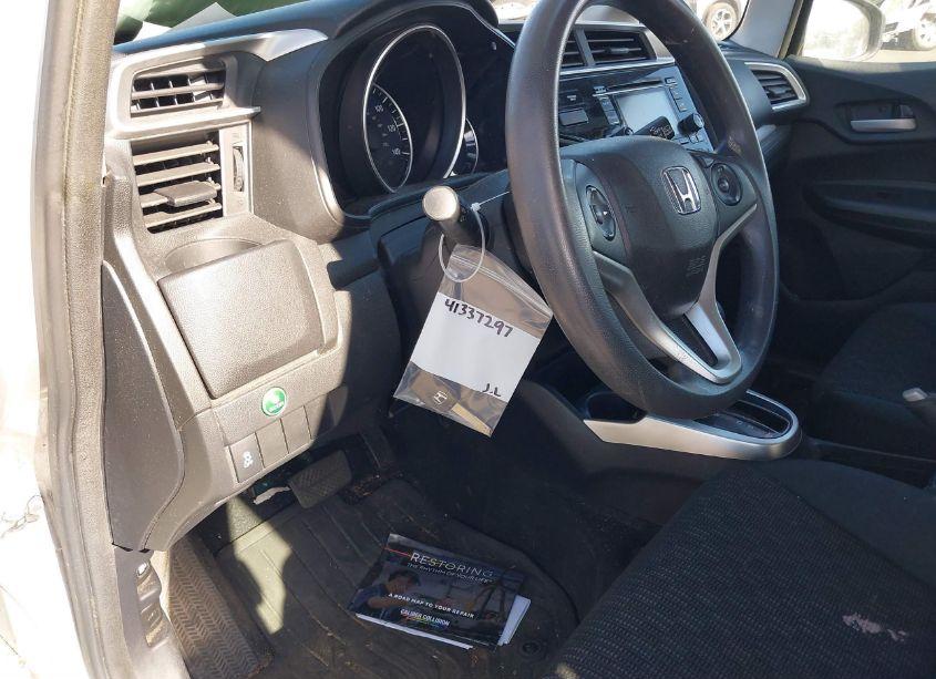 Photo 17 of 2015 Honda Fit LX (VIN 3HGGK5H57FM728993)