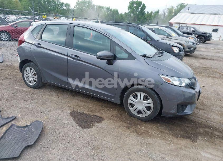 2015 Honda Fit LX (VIN 3HGGK5H58FM722880) main photo