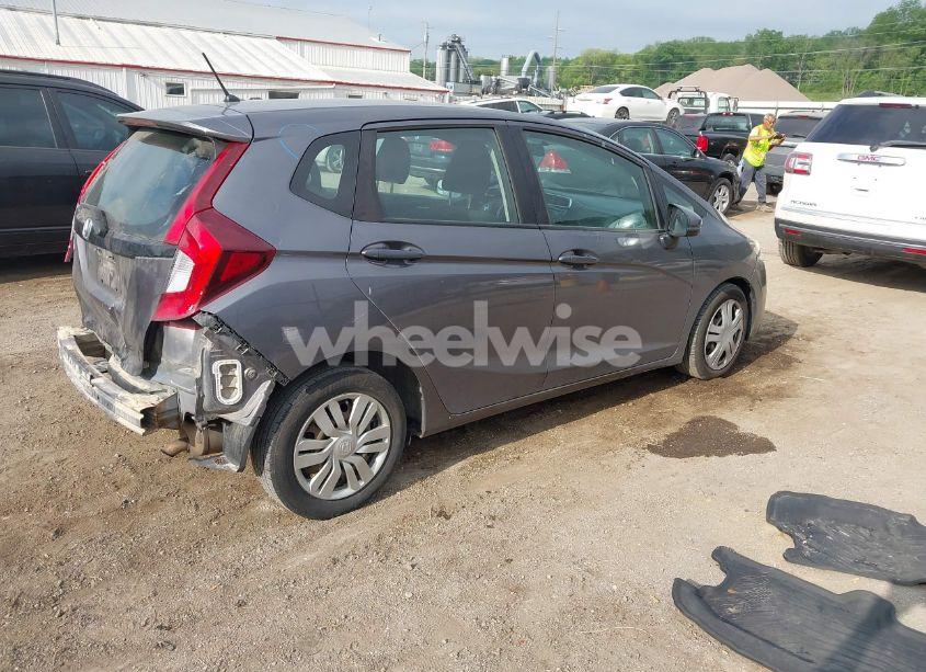 Photo 4 of 2015 Honda Fit LX (VIN 3HGGK5H58FM722880)