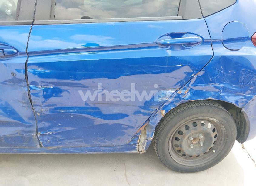 Photo 6 of 2017 Honda Fit LX (VIN 3HGGK5H58HM712997)