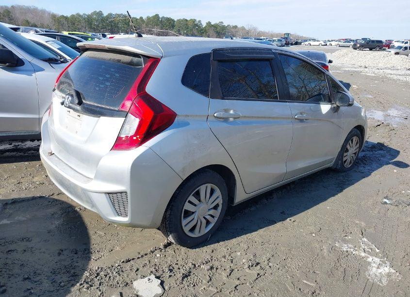 Photo 4 of 2015 Honda Fit LX (VIN 3HGGK5H59FM728672)