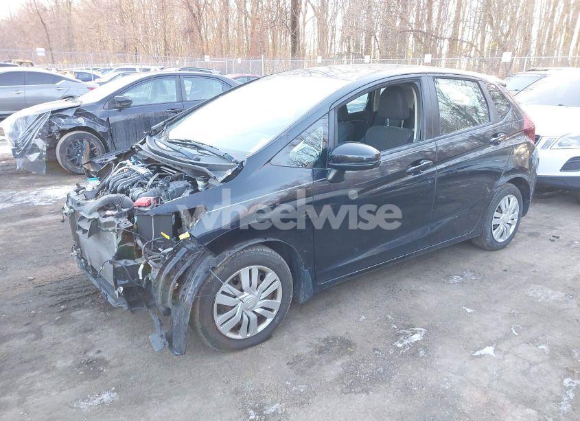 Photo 2 of 2015 Honda Fit LX (VIN 3HGGK5H59FM787172)