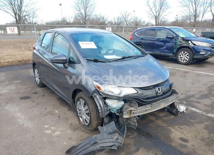 2015 Honda Fit LX (VIN 3HGGK5H5XFM715137) main photo