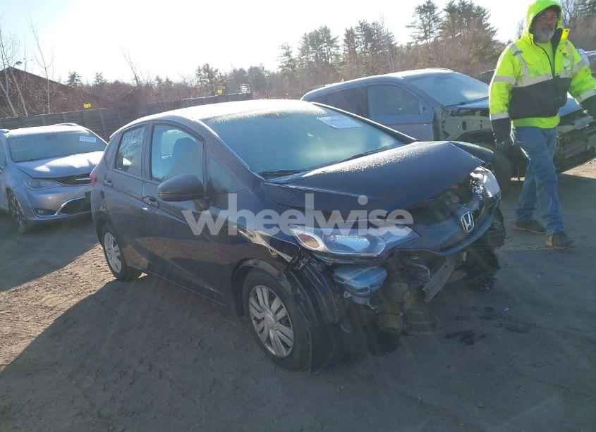 2015 Honda Fit LX (VIN 3HGGK5H5XFM758845) main photo