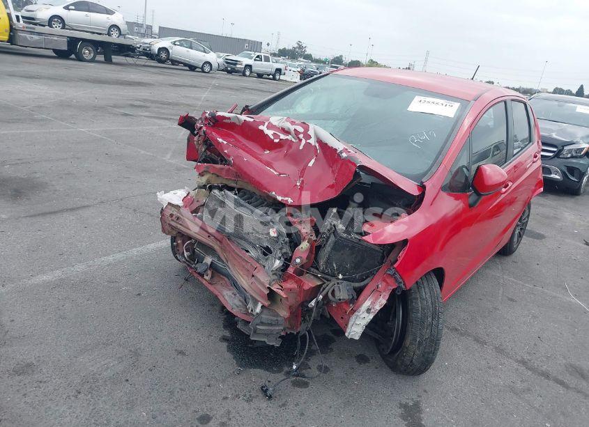 Photo 2 of 2015 Honda Fit LX (VIN 3HGGK5H5XFM775385)