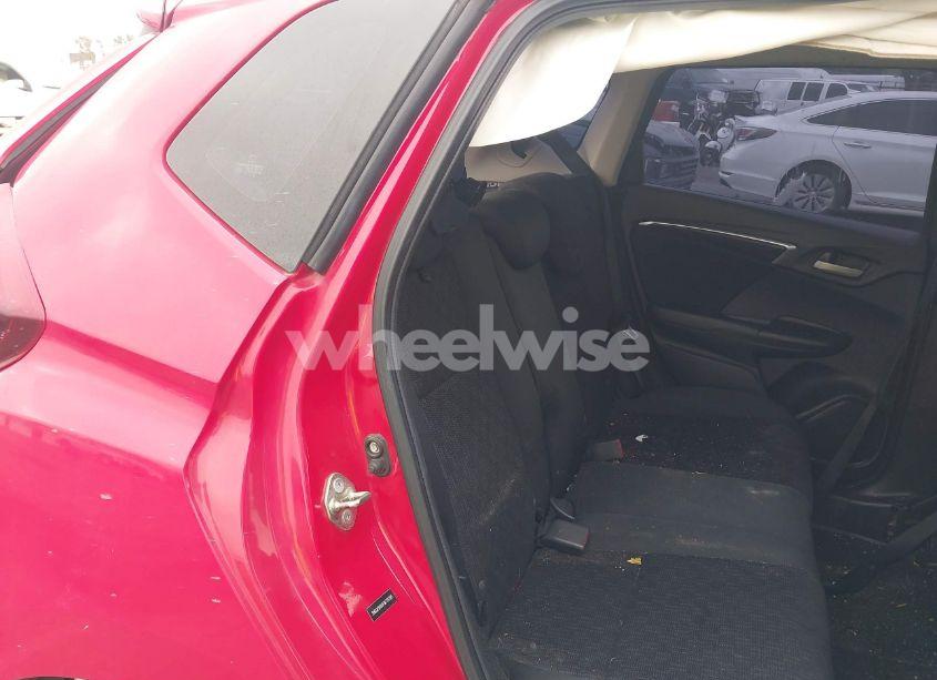 Photo 8 of 2015 Honda Fit LX (VIN 3HGGK5H5XFM775385)