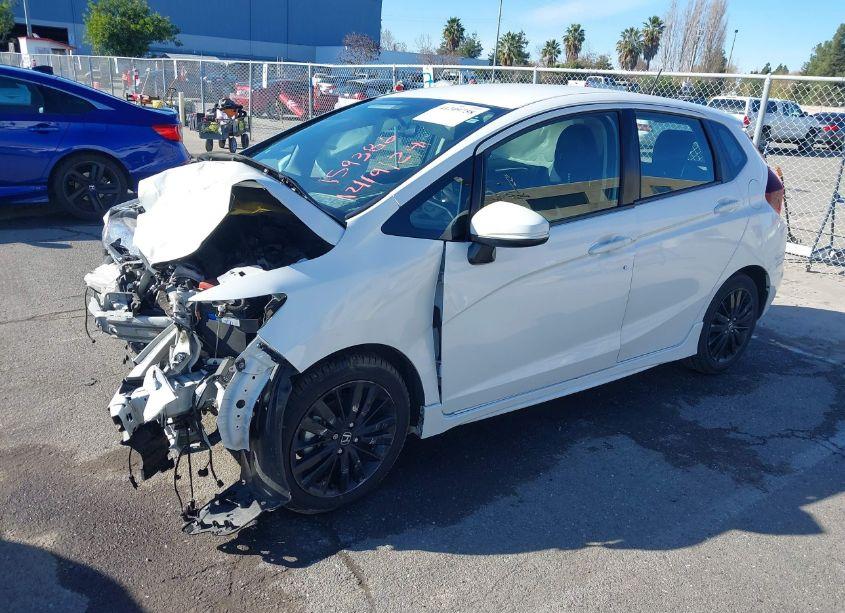 Photo 2 of 2018 Honda Fit SPORT (VIN 3HGGK5H60JM707369)