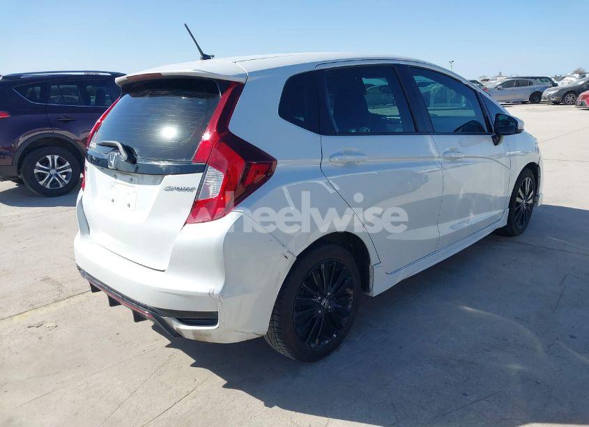 Photo 4 of 2018 Honda Fit SPORT (VIN 3HGGK5H62JM732645)