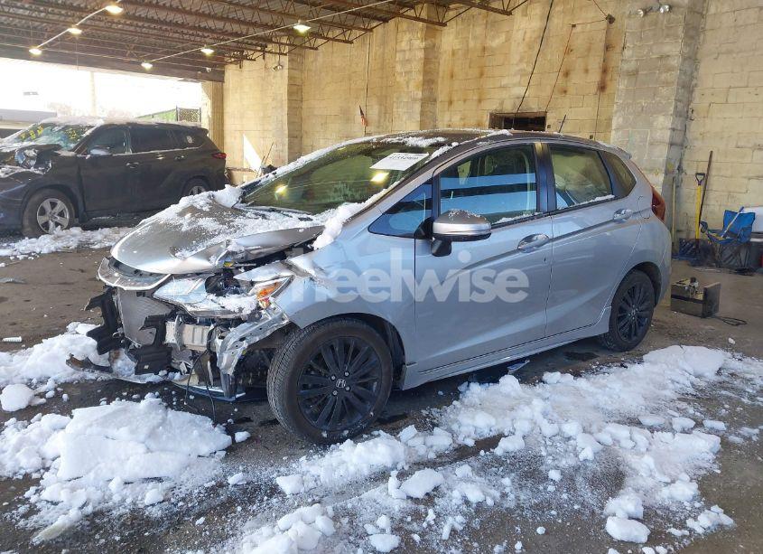 Photo 2 of 2019 Honda Fit SPORT (VIN 3HGGK5H62KM741279)