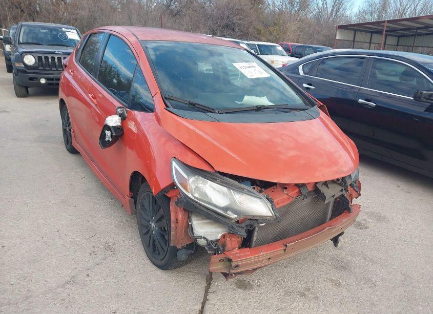 2018 Honda Fit SPORT (VIN 3HGGK5H65JM725737) main photo