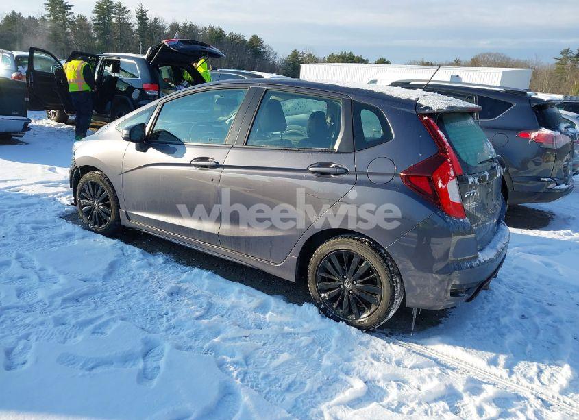 Photo 3 of 2018 Honda Fit SPORT (VIN 3HGGK5H6XJM702731)