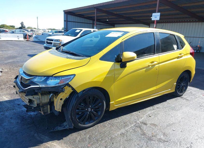 Photo 2 of 2018 Honda Fit SPORT (VIN 3HGGK5H6XJM713051)