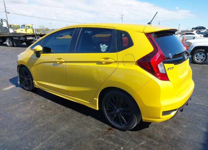 Photo 3 of 2018 Honda Fit SPORT (VIN 3HGGK5H6XJM713051)
