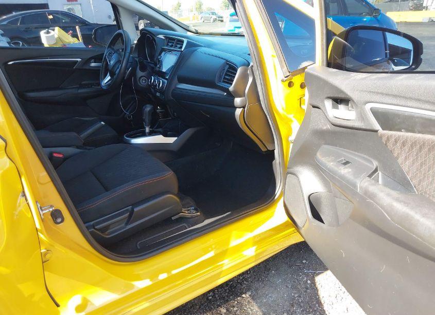 Photo 5 of 2018 Honda Fit SPORT (VIN 3HGGK5H6XJM713051)