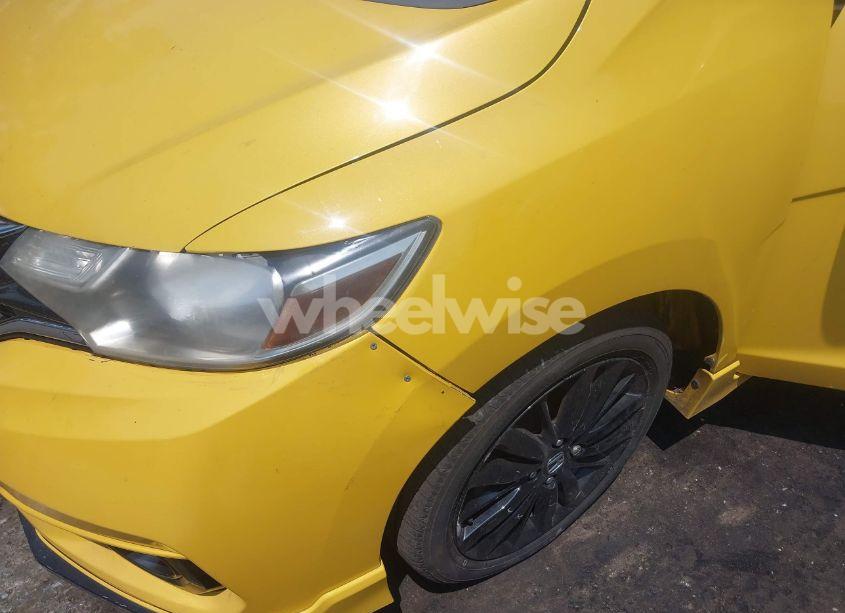 Photo 6 of 2018 Honda Fit SPORT (VIN 3HGGK5H75JM715170)