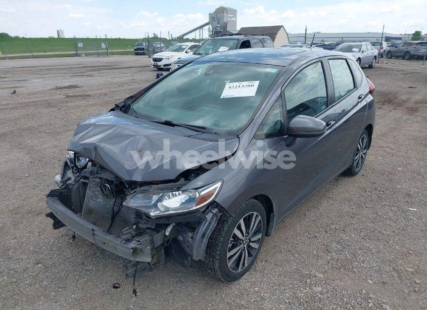 Photo 2 of 2019 Honda Fit EX (VIN 3HGGK5H81KM742537)